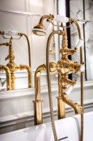 Termostatická vanová páková baterie se sprchovou hlavicí (montáž na zem)