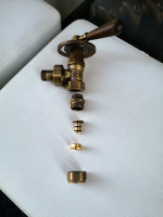 Přechodový díl pro ventily